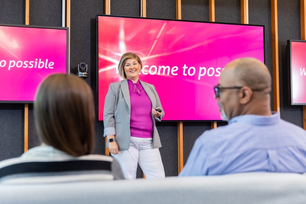 Mindtree employee opens a presentation